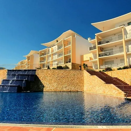 Penthouse With Sea Views Appartement *